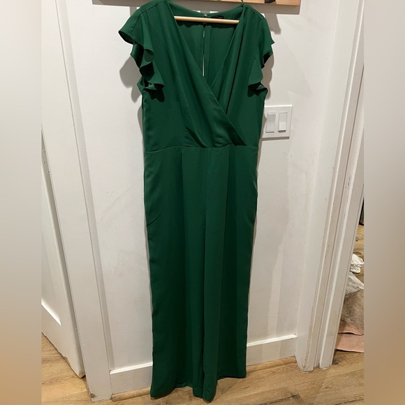 Ann Taylor Emerald Green Flutter Sleeve Pocket Jumpsuit - Picture 2 of 10